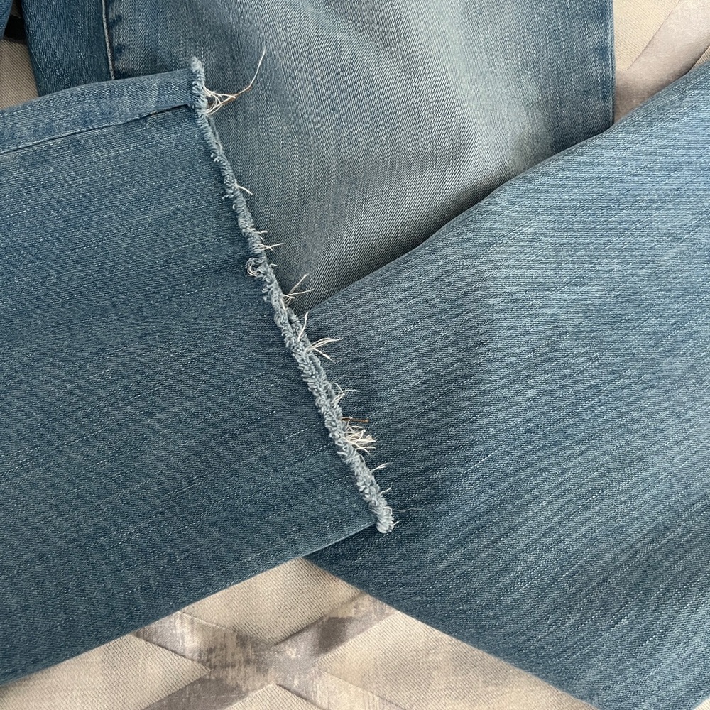 Madewell Cali-Demi Boot Jeans.  Size 32. EUC.  Light wash with stretch! - Picture 5 of 10